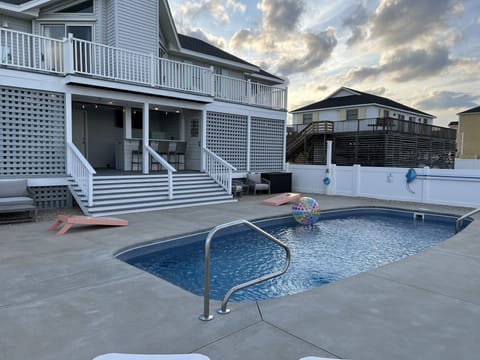 Private Pool w/ Optional Heat