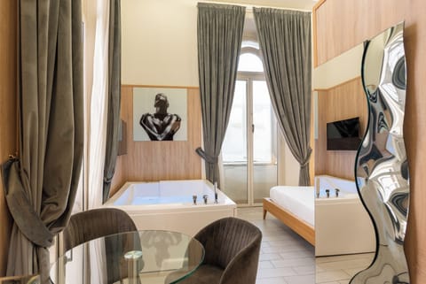 Luxury Room | Premium bedding, down comforters, soundproofing, WiFi (free)