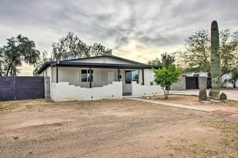Tucson Vacation Rental | 3BR | 2BA | Step-Free Access Via Back Entrance