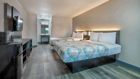 Desk, laptop workspace, free WiFi, bed sheets