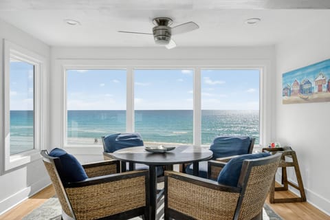 Bogey's Beach House - Miramar Beach - Dining Space