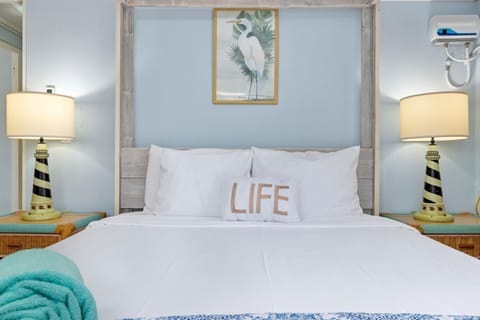 We use the same bedding supplier and laundry facility as the Marriott hotels. Our bedding is crisp and clean and so inviting.
