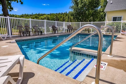 Outdoor Community Pool in the heart of Fish Creek