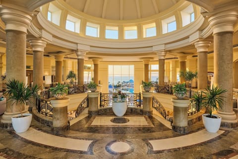 4 bars/lounges, 2 poolside bars, swim-up bar, beach bar