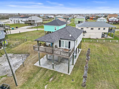 Huge lot! Fenced yard and ready for you!