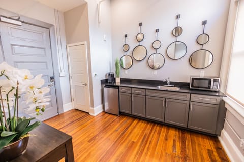 Premium bedding, iron/ironing board, free WiFi, bed sheets