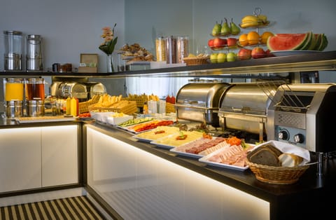Daily buffet breakfast for a fee