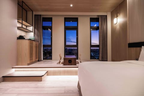 Deluxe Quadruple Room | Premium bedding, down comforters, pillowtop beds, free minibar