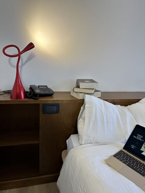 Single Room | In-room safe, desk, free WiFi, bed sheets