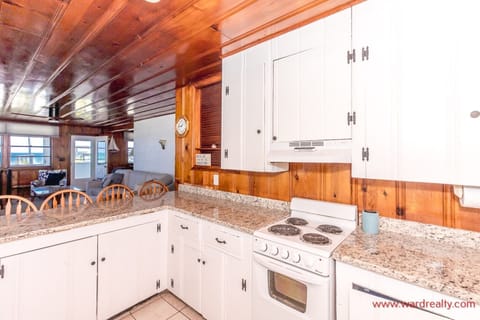 Kitchen with Eat-In Seating