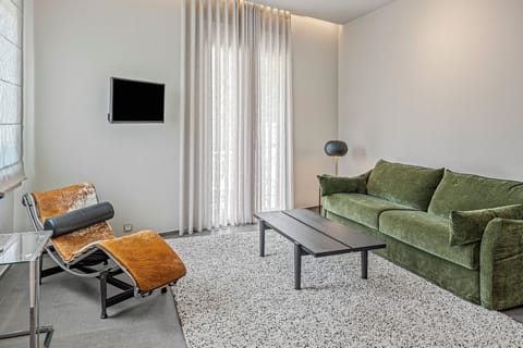 Modern, calm design in the heart of Athens’ historic center