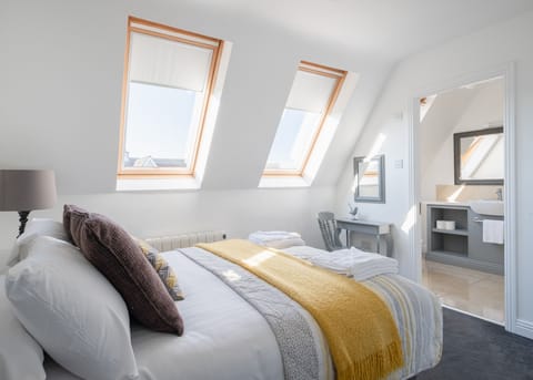 Double Ensuite Room (1)