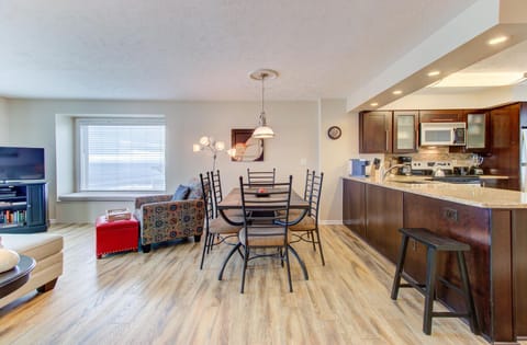 Ocean Dunes 2124C Bella Vista-Eating Area