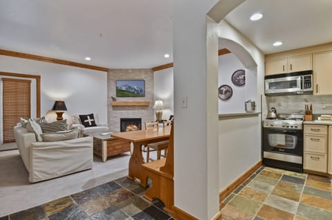 Villa, 1 Bedroom | Private kitchen | Coffee/tea maker, fridge, oven, toaster