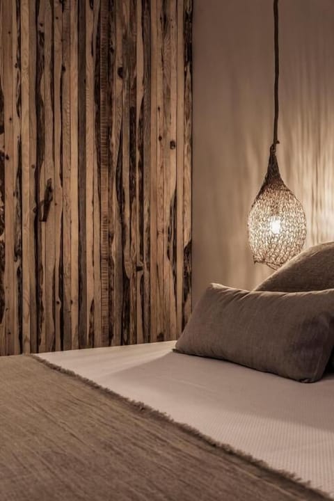 Premium bedding, in-room safe, laptop workspace, blackout drapes