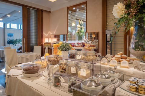 Daily continental breakfast for a fee