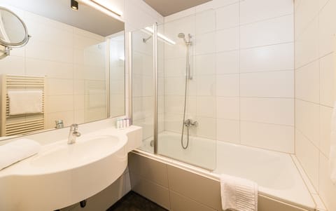 Comfort Room | Bathroom | Free toiletries, hair dryer, bathrobes, slippers