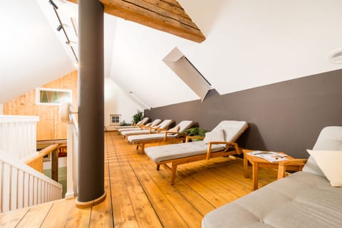 Sauna, steam room, sports massages, massages