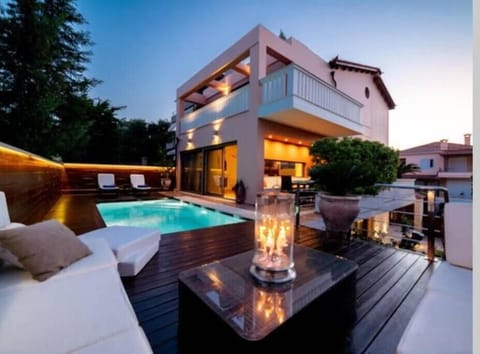 Outdoor pool, sun loungers