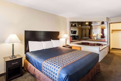 Desk, laptop workspace, free WiFi, bed sheets