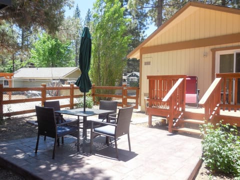 Warm days and cool nights make Kookie Bears Cottage a sweet retreat!