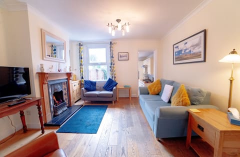 Living room with gas fireplace