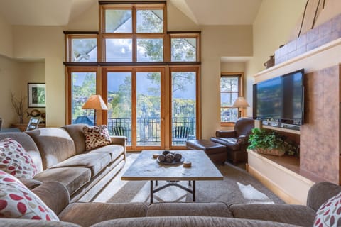 Townhome, 3 Bedrooms | Living area