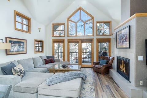 Townhome, 3 Bedrooms | Living area