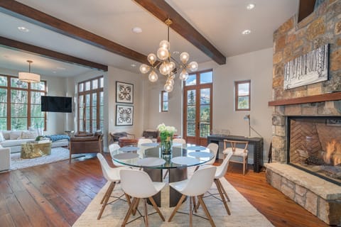 Condo, 4 Bedrooms | Dining