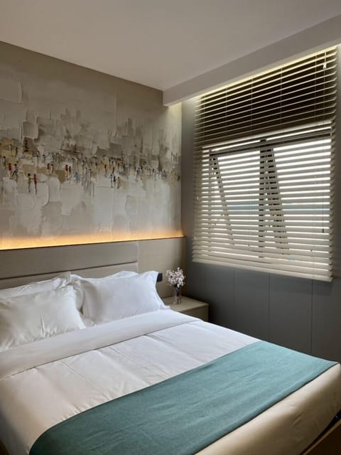 In-room safe, desk, soundproofing, WiFi (free)