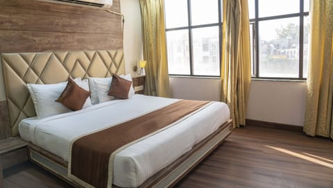 Soundproofing, WiFi (free), bed sheets