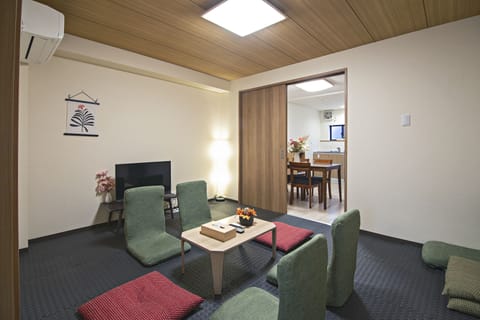 Family House | Living area | 32-inch TV with digital channels