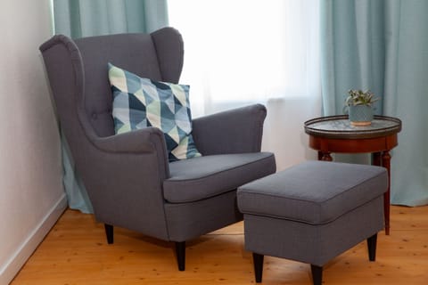 Classic Room | Laptop workspace, blackout drapes, travel crib, free WiFi