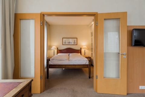 Deluxe Suite | Desk, laptop workspace, soundproofing, free WiFi