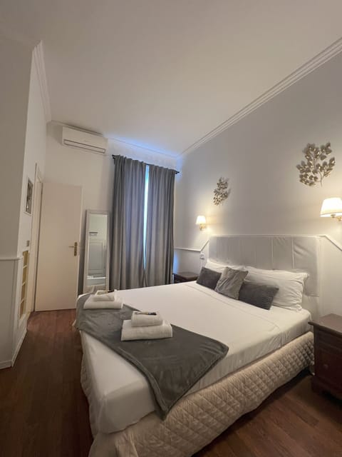 Standard Room | 1 bedroom, desk, soundproofing, iron/ironing board