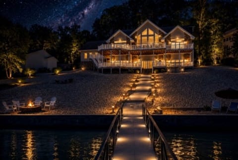 Beautiful Lake Vacation Home
