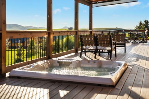 Wrap Around Deck, Hot Tub, Lounge Seating, Outdoor Dining for 6