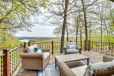 Mountain Home Vacation Rental | 4BR | 3BA | 2,100 Sq Ft | 1 Step to Access
