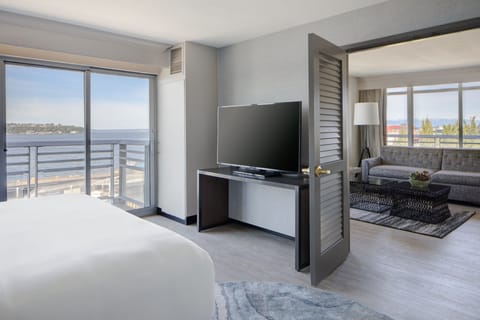 Suite, 1 King Bed with Sofa bed, Corner (View) | Down comforters, pillowtop beds, in-room safe, desk