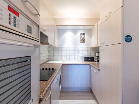 Property, Building, Furniture, Comfort, Azure, Interior Design, Window, Wood, Bed Frame, Pillow