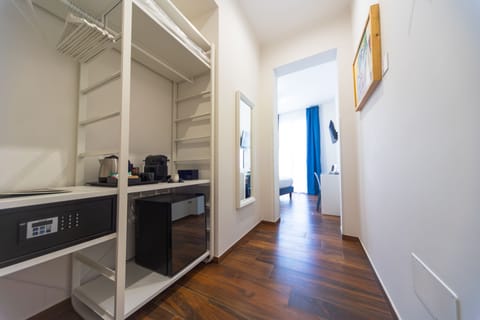 Suite | Minibar, desk, blackout drapes, soundproofing
