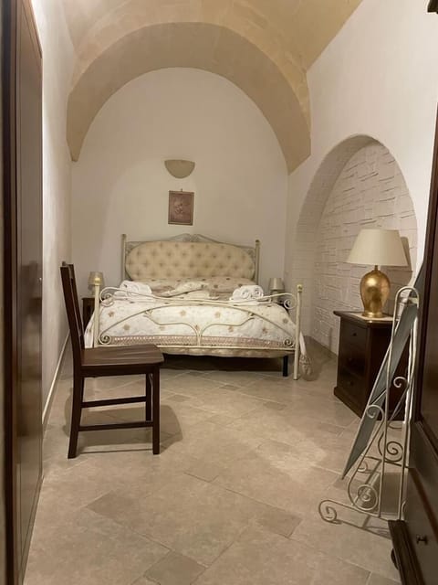 Junior Suite | 1 bedroom, blackout drapes, soundproofing, iron/ironing board