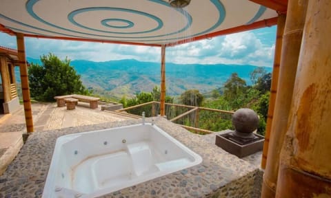 Deluxe Cabin | Jetted tub