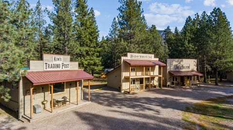 Kim's Trading Post Fort Williamson