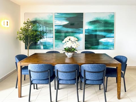 Enjoy your meals on the lovely dining set