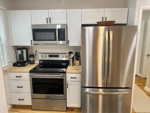 Newly remodeled kitchen.