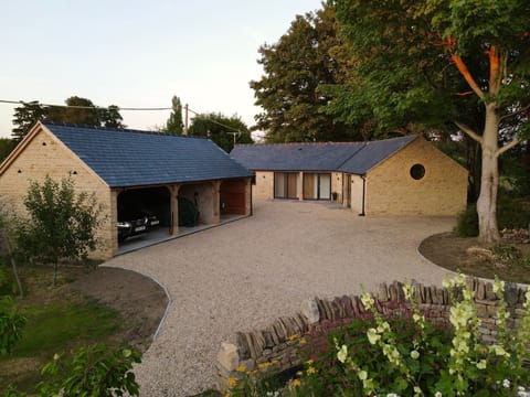 Corner House Barn - StayCotswold