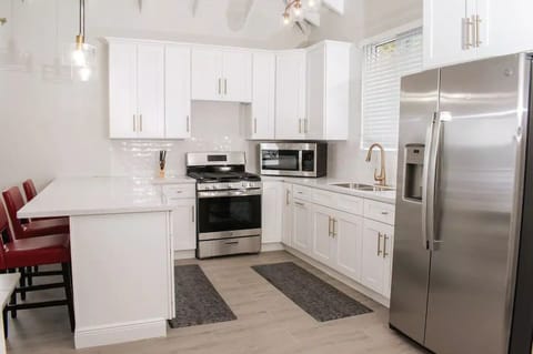Smuggler's Cove Villa @ SeaScape (Kitchen)