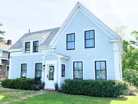 Established in 1870, the Ocean Rose is a classic and enduring New England home, providing the perfect backdrop for your Cape Cod vacation