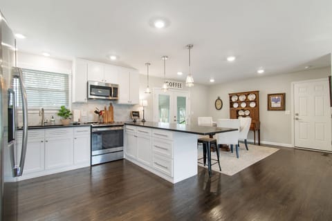 The open kitchen has everything you need!